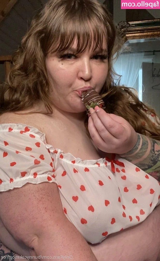 bunnycakesogfree - I’ve been naughty🥹