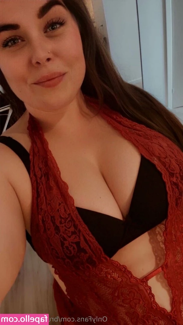 brunettebombxx - Walk of life..... 😉