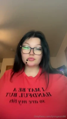 lynngasm98 - My latest selfie 🥰 do you think I'm cute?