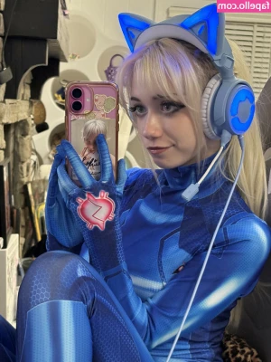 Iluvmeww - Mia Doll Returns With Another Epic Fart Vid! I always love this