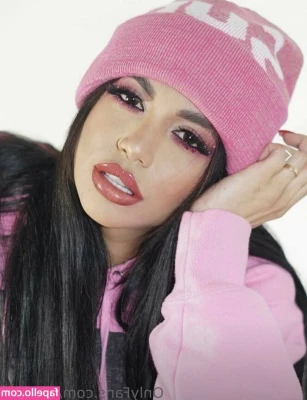 Lilveronicar - Oh you know just being a good little slut and squirting on Daddies