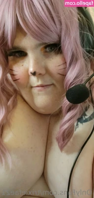 trixiefae21 - Shower time! Who wants to soap me up?
