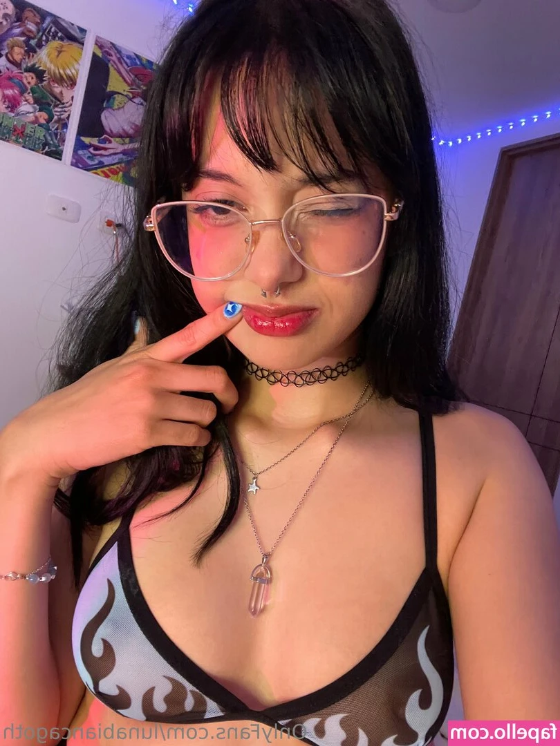 lunabiancagoth [ lunabiancagoth-1 ] - Spank me 😈