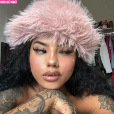 valentinaomi - What are you doing today to please your Goddess? 👑💅🏻
