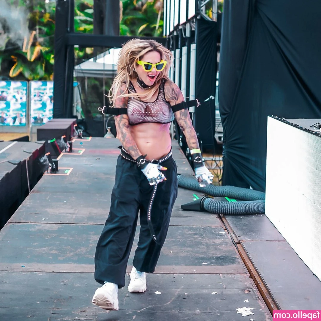 DJ Caca Werneck [ dj-caca-werneck ] - I'm always the best part of the view!