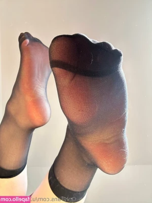 u395983523 - Enjoy my pretty feet 😘