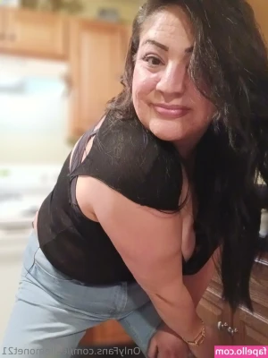 lesliemonet21 - I love kissing @hopingforyou 🤤