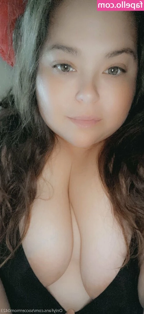 soccermom0423 - Hit like if you have wanked over me