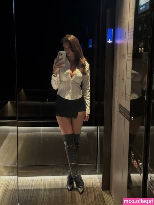Rachel Michelle [ rachel-michelle ] - I just finished my shower and I want to be bent over the sink and