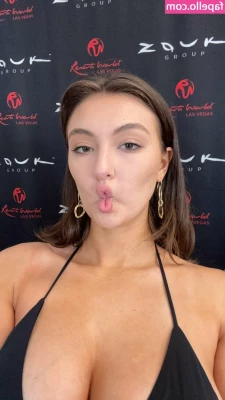 Rachel Michelle [ rachel-michelle ] - NEW POST   Watch me oil my whole body after my shower    https part 1