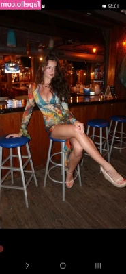 Rachel Michelle [ rachel-michelle ] - Outside liveee
