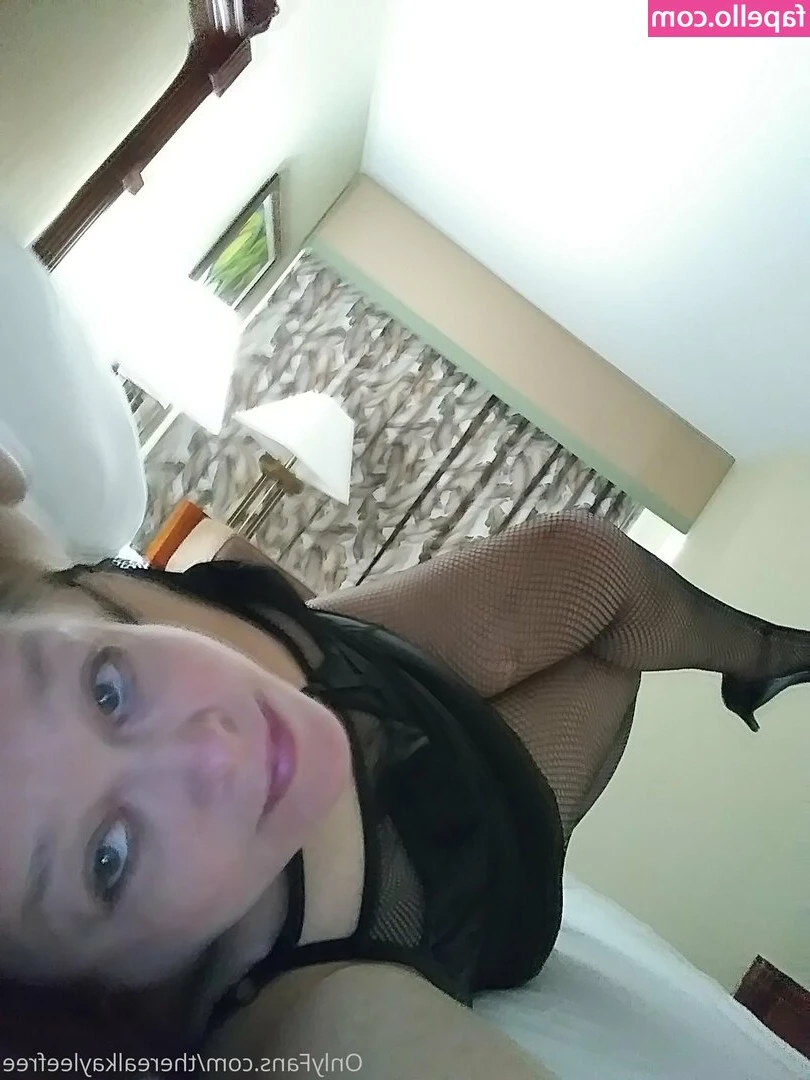 theloungeroom - I recorded myself getting changed when we rented a yacht and took the