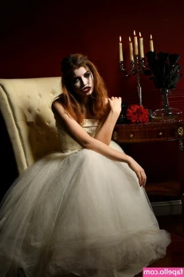 Ginger Belle [ ginger-belle ] - All her glory from the beginning  featuring  Two Feet
