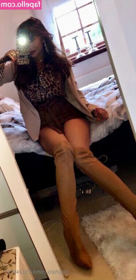 u151246593 - What do you think of my new boots daddy?