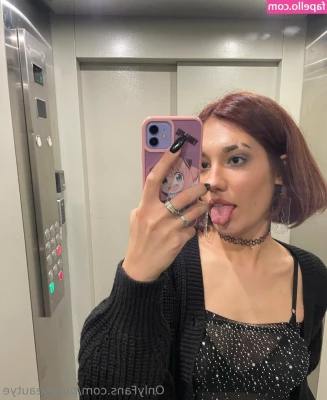 purebeautye - Some body and foot worship as I undress