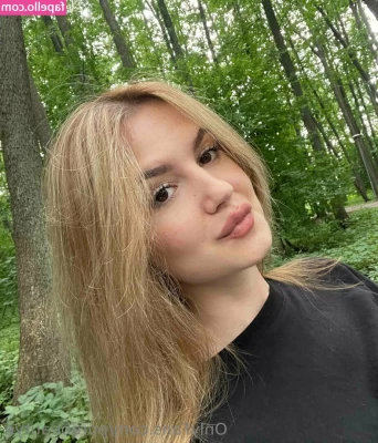 purebeautye - Just me being a little foxy    Comment if you would like to see me in