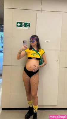 Juliakbarni - who’s into butt stuff ?! 🤭🥵💦💦💦💦💦