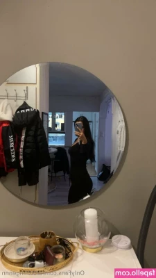drottningen - Wanna see two blonde sluts play with their tight little pussies in a