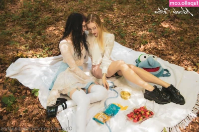 laceandleashes - My feet didnt quite cover all the goods