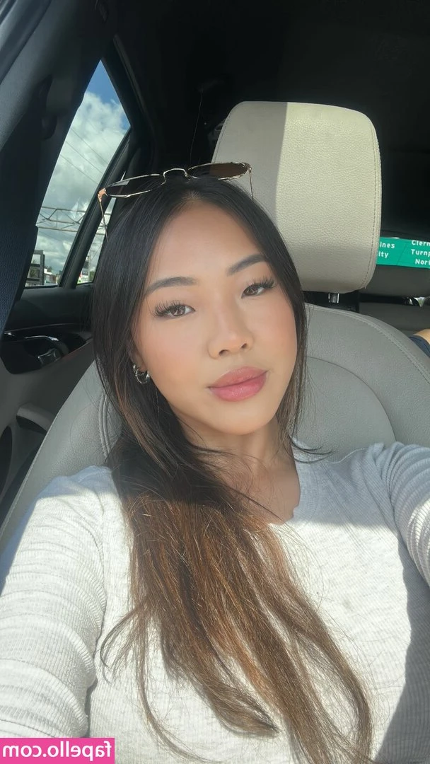 Hmong Lysia Lee [ hmong-lysia-lee-2 ] - Rainy day - day in bed