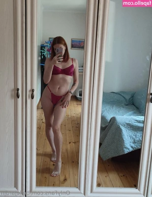 bellejardin - Naughty little fairy showing off for you