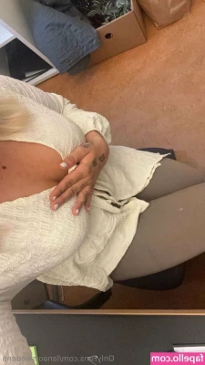 lanaofswedens - Do you wanna see @rodrigoamor replace my plug?