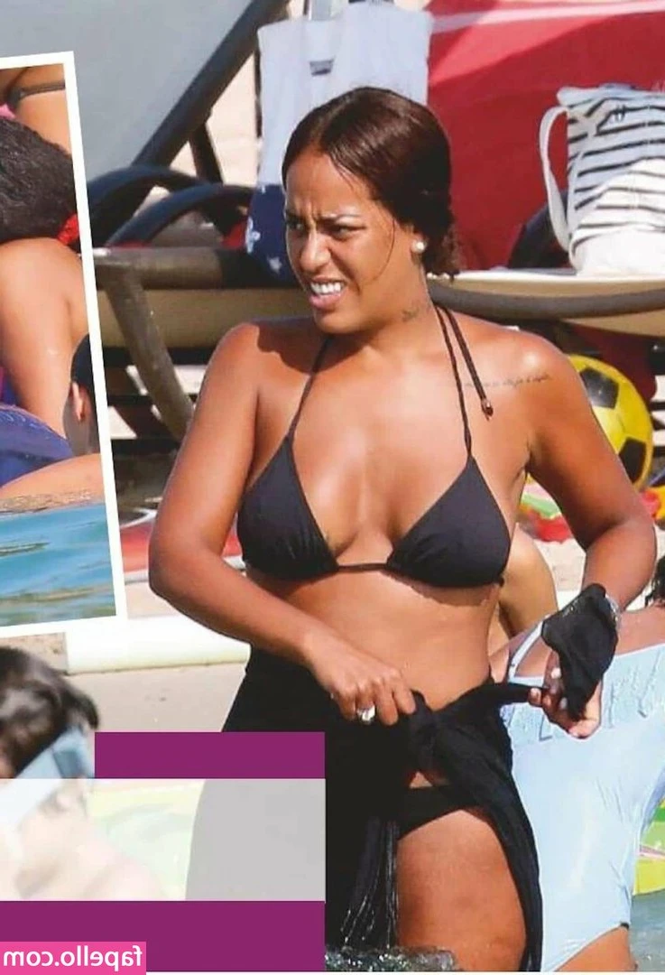Amel Bent [ amel-bent ] - New tan line titty set in your DM. Message me if you didn’t get it