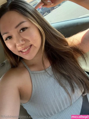 moonbbytiff - Huge dildo riding. 🍆 🍑 clip