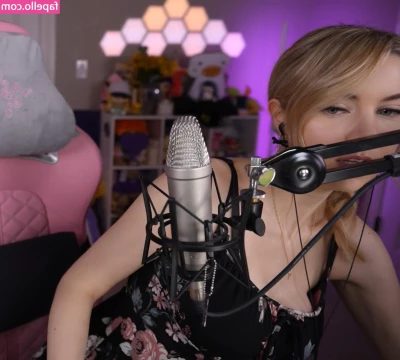 Dizzykitten - Back Pose