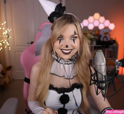 Dizzykitten - peek a boo 😏😝🙈