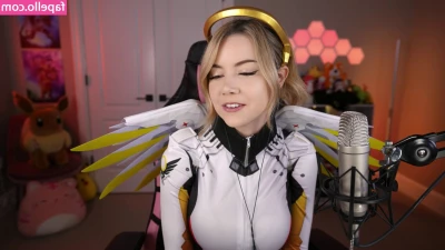 Dizzykitten - A little throw back  Watch this cock sucker swallow my cock
