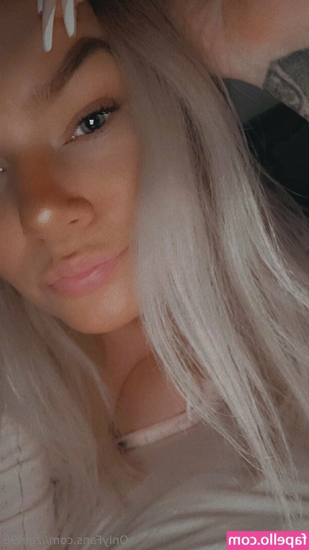 izgirl98 - fucking myself from both ends at the same time