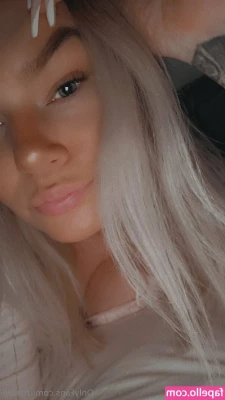 izgirl98 - fucking myself from both ends at the same time