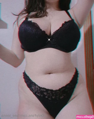 bee_leena [ bee-leena ] - Just chatting with.... you guys lol. DM me if you've already read