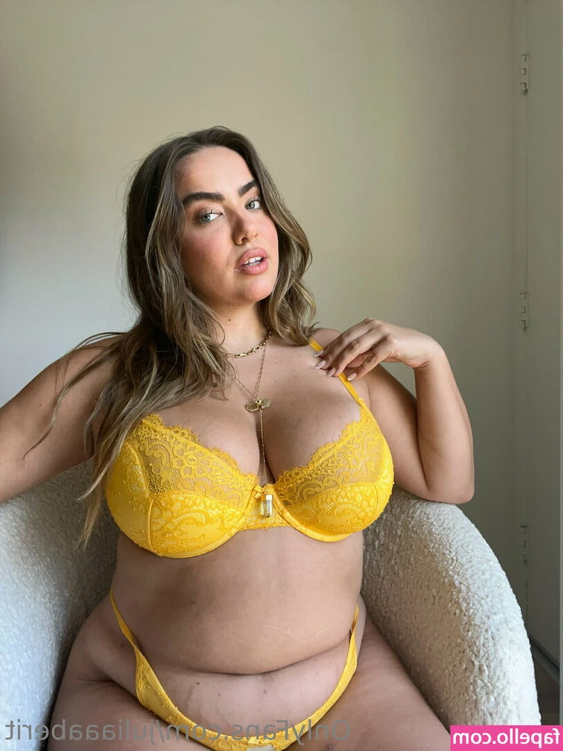 Julia Berit [ julia-berit ] - Got a few red panties. Here’s another one ☝️