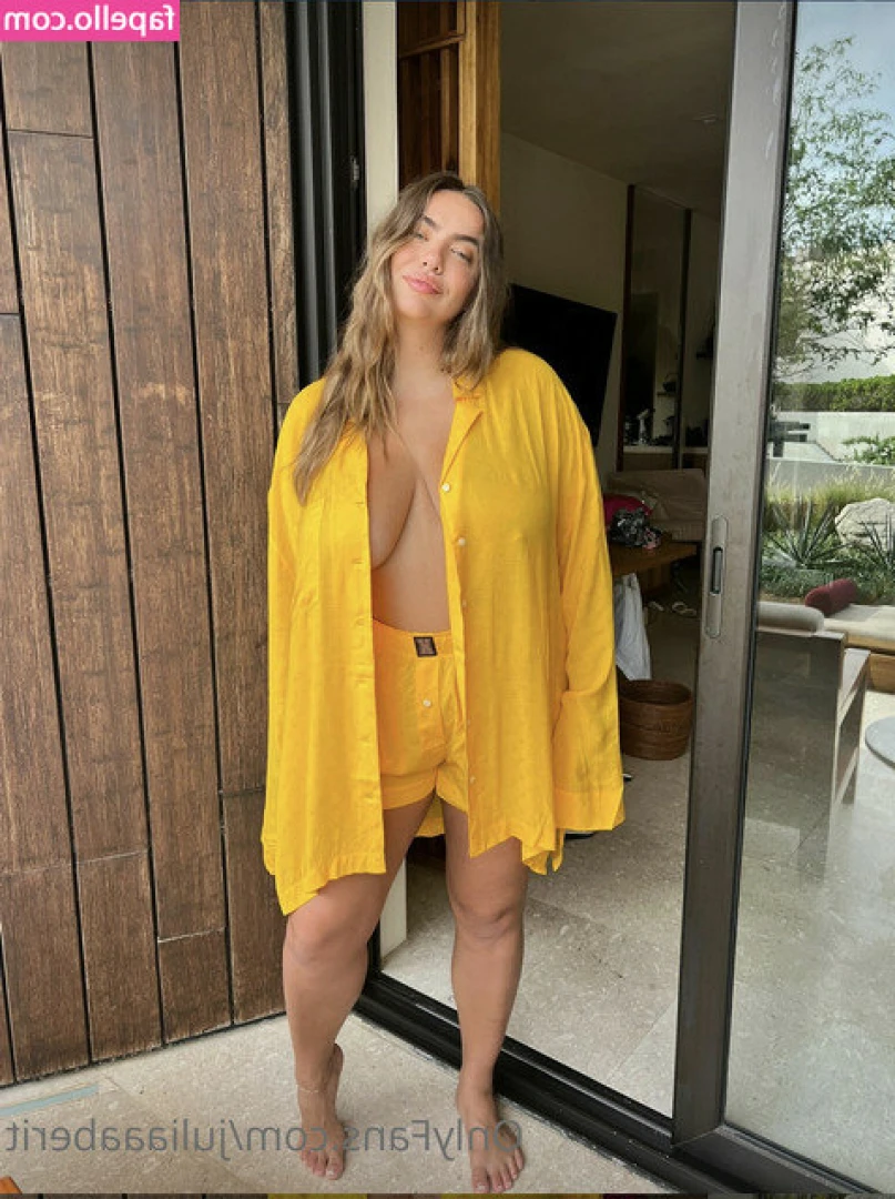Julia Berit [ julia-berit ] - Good evening friends ☀️  Tip me 35$ for this full hot nude set
