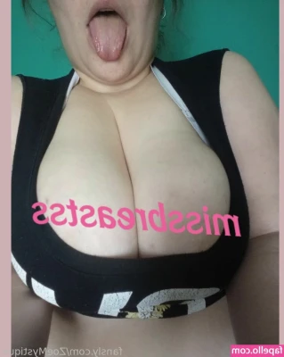 ZoeMystique - I found out how to prop my phone up in the shower so it shows more of