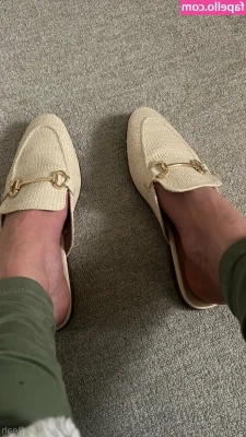 cheekysoles333 - dm me and let’s play babe 😍