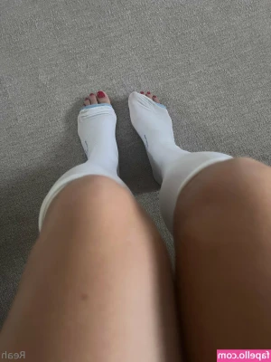 cheekysoles333 - Demain je pense mettre une vidéo de fist intéressés ?