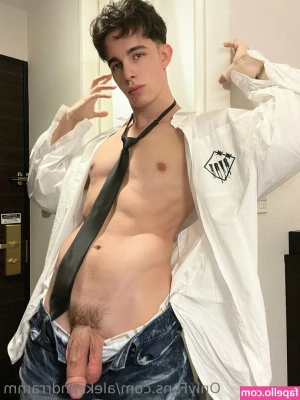 aleksandrramm - What comes to your mind when looking at this? 😘
