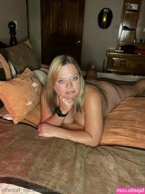 nicole_hotwife [ nicole-hotwife ] - Freaky Friday I hope you’re ready for some naughty fun