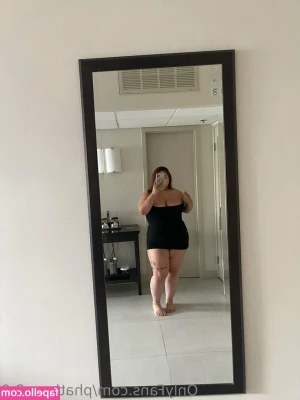 phatbaae2.0 [ phatbaae2-0 ] - do you like how my pussy wraps around my dildo?