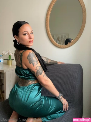 naomissoto - Sending something new to your DMs soon😘
