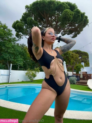 naomissoto - Hey! I’d love your input if you haven’t voted already ❤️