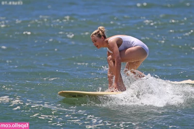 Margot Robbie [ margot-robbie ] - Vacation mode ☀️   I try and keep a health conscious diet when on
