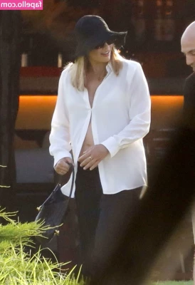 Margot Robbie [ margot-robbie ] - My thong snapped  oops