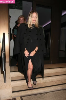 Margot Robbie [ margot-robbie ] - Like all my posts and I will spoil you baby