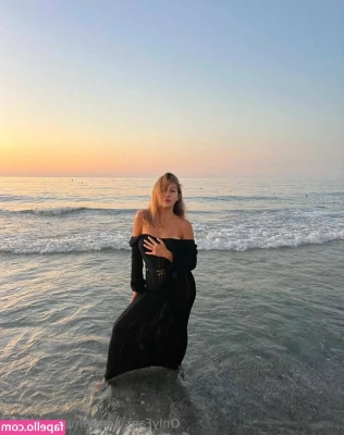 ameliablacker - in the mood to suck on something.. ☺️