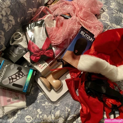 xshadesofmeadowx - Want a real, hot, big dick to shove into my wanting hole...