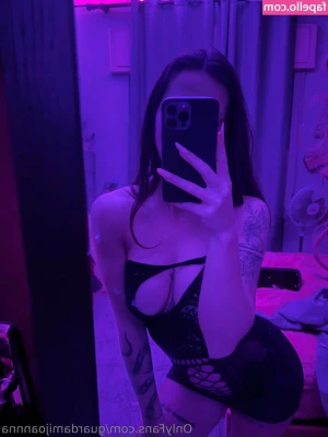guardamijoannna - Should I get more of these strappy harnesses? 💜